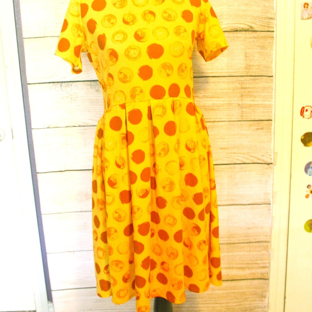 EUC Large LulaRoe Amelia Dress Yellow Dots